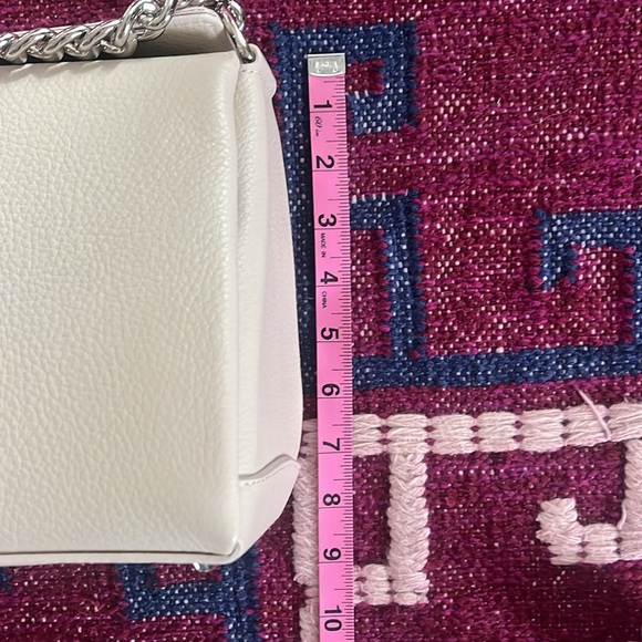 • NWT LEATHER SHOULDER BAG METAL CHAIN IN “LATTE” NEUTRAL CHIC LUXE CROSS BODY• - Picture 14 of 15